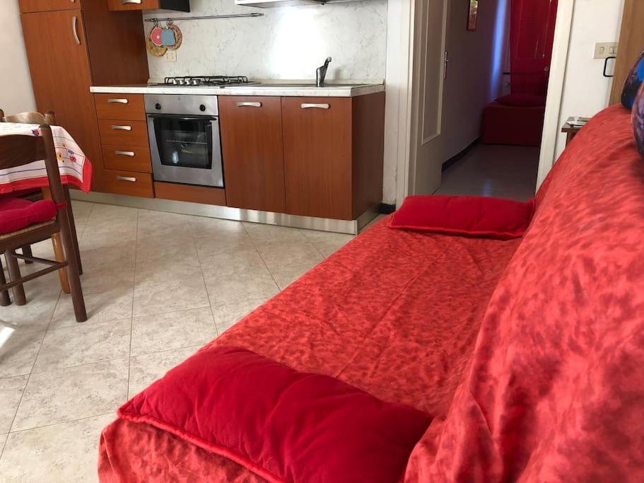 Beatrice Nel Centro Di Леванто Экстерьер фото
